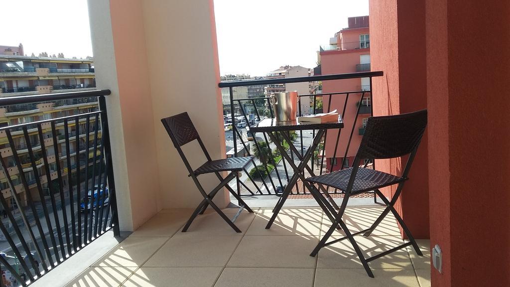 Appartement Lilla By Connexion ม็องตง ภายนอก รูปภาพ